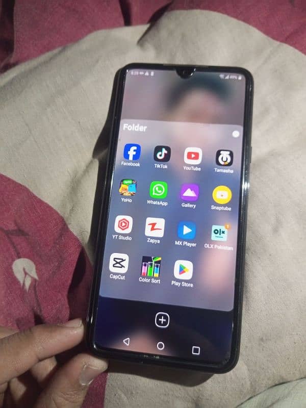 LG G8X 3