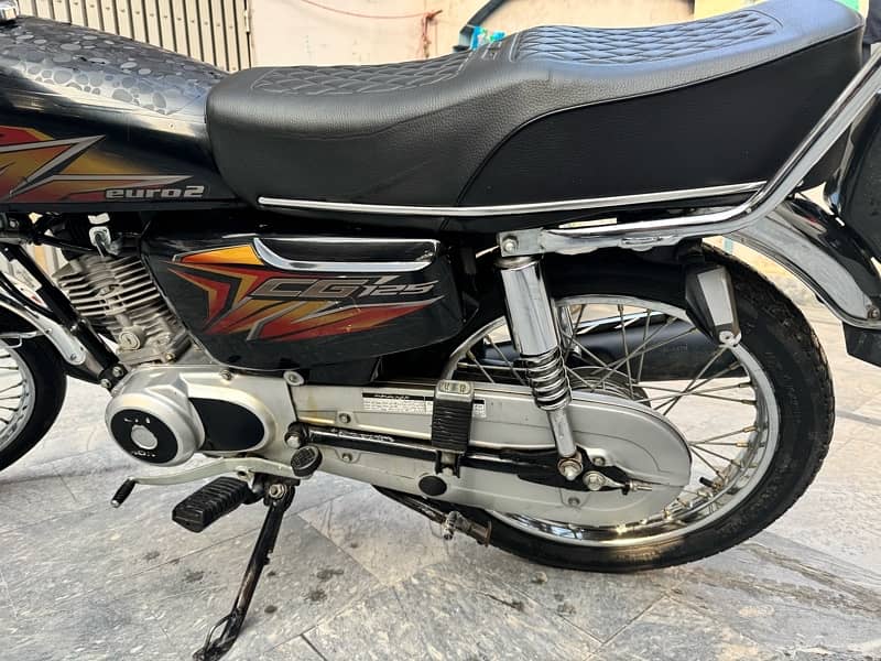 Honda 125 , excellent condition, well maintained 3