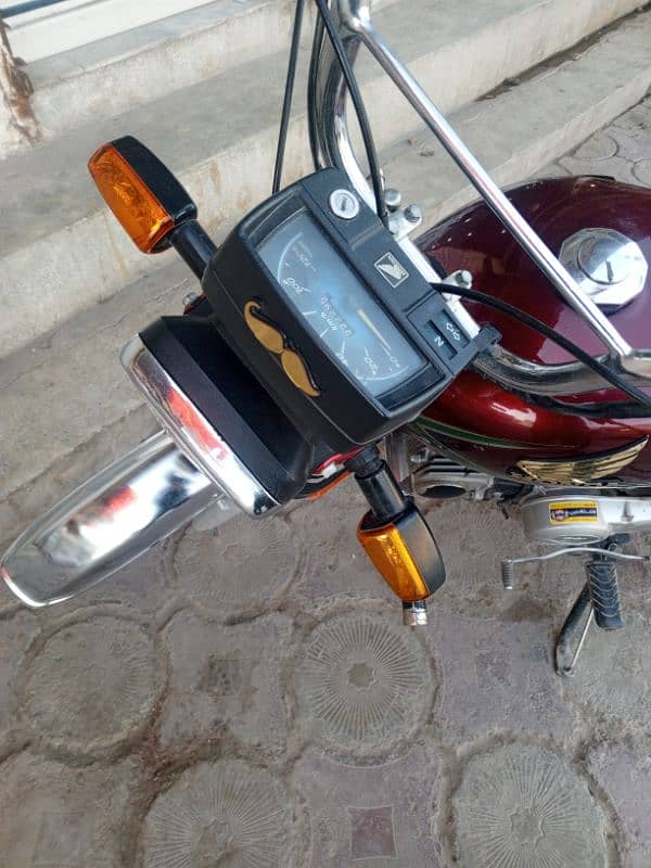 2018 model Honda 70 sub Kuch availible hae mubil namber 03149214455 0