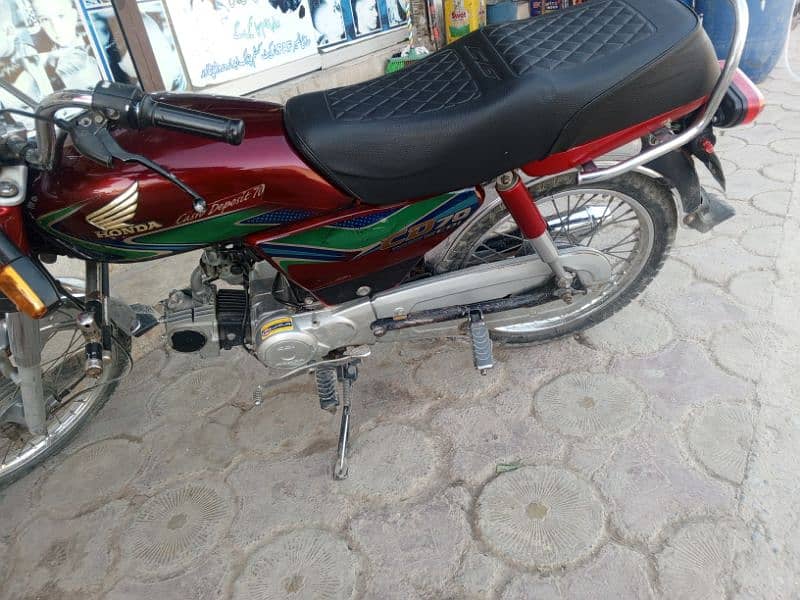 2018 model Honda 70 sub Kuch availible hae mubil namber 03149214455 3