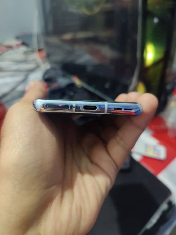 Oneplus 9 pro 5G   12/256 for sale 5