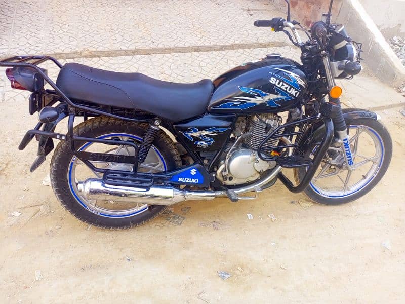 Suzuki GS 150 2021 4