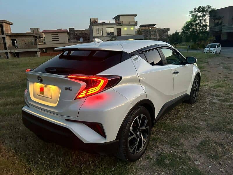 Toyota C-HR 2018 10