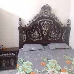 Chinyoti king size Bed and Dressing 100% pure Solid wood. Shesham