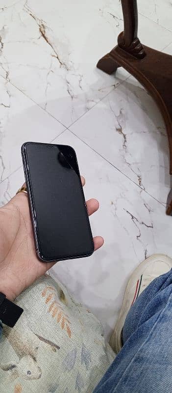 iphone 11 jv 64gb 4 month sim time ha 10 by 9 condition 3