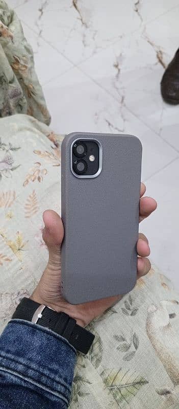 iphone 11 jv 64gb 4 month sim time ha 10 by 9 condition 7