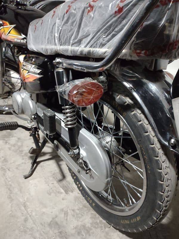 Honda 125 model 2021 HYD num 5month engin head seald 5