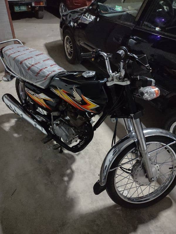 Honda 125 model 2021 HYD num 5month engin head seald 15