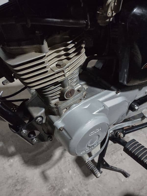 Honda 125 model 2021 HYD num 5month engin head seald 18