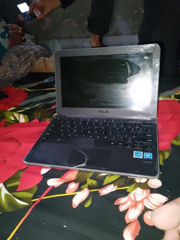 Asus Chromebook 4.16 GB 0