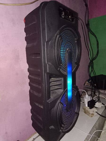 Bluetooth speaker majburi me bach Raha hon Bhai 1 month pehely Liya ta 2