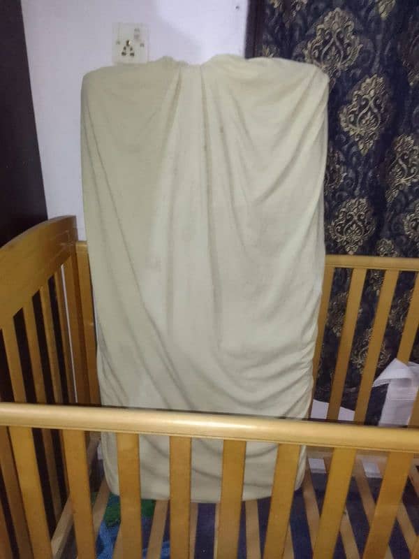 baby wooden bed condition 10/10 0