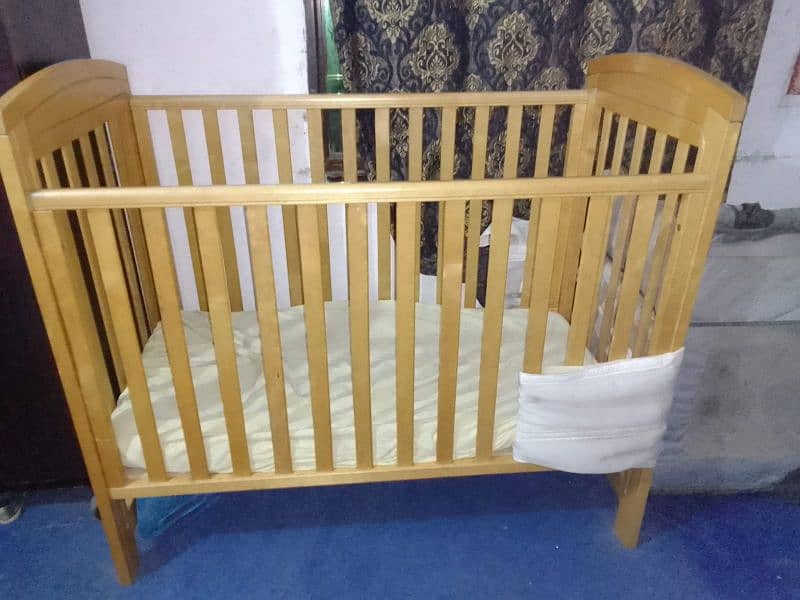 baby wooden bed condition 10/10 2