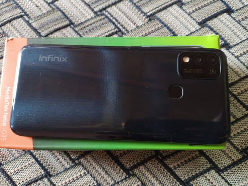 infinix HOT 11 Play Mobile For sale 8/10 Condition Box, Charger, Cover 10