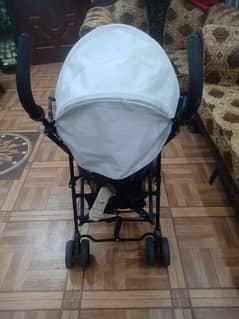 Dubai imported foldable stroller available for sale. Easy to carry.