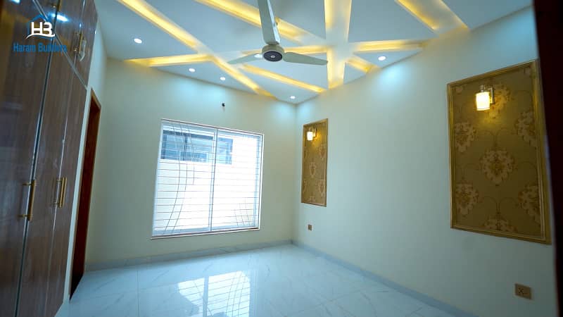 5 Marla Brand New House In L Block For Sale 18