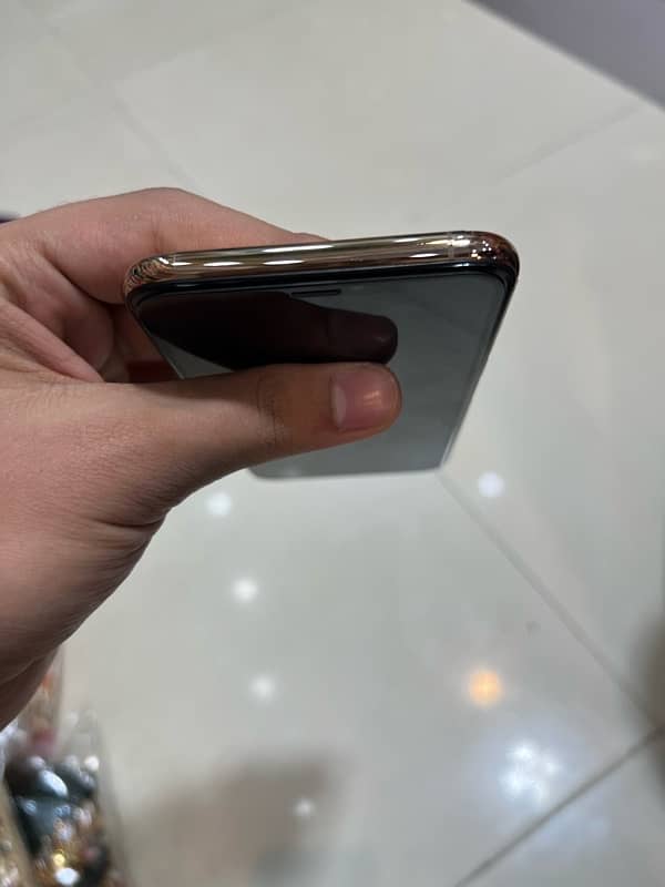 I phone xs max  dual sim pta 64gb 2