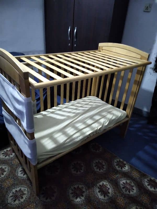 selling  wooden bed condition  10/10 0