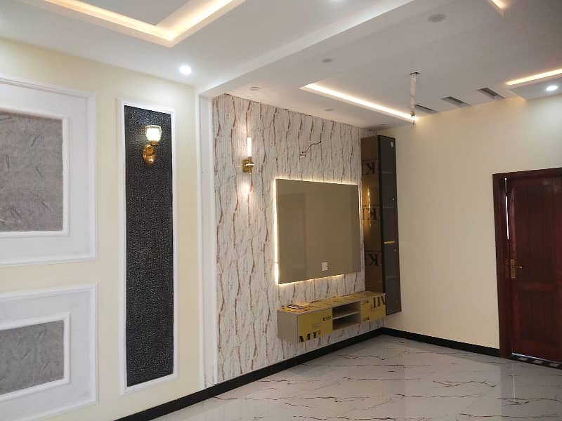 5 Marla Brand New House In Diamond Block Of Park View City Lahore. 4