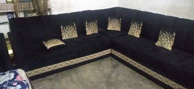 L shaped sofa  same like new only 6month use