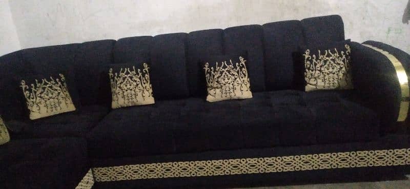 L shaped sofa  same like new only 6month use 1