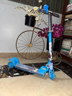 kids scooty on elsa theme