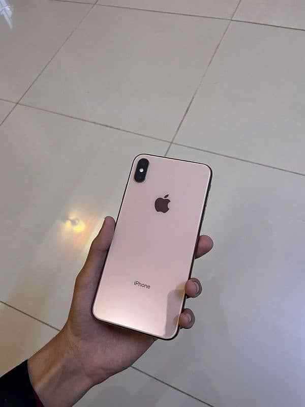 iphone xsmax for sale 64/gb 3