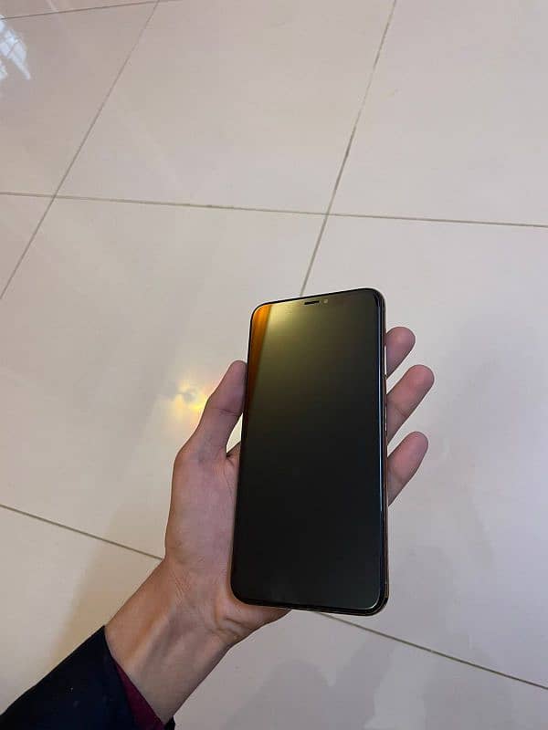 iphone xsmax for sale 64/gb 5