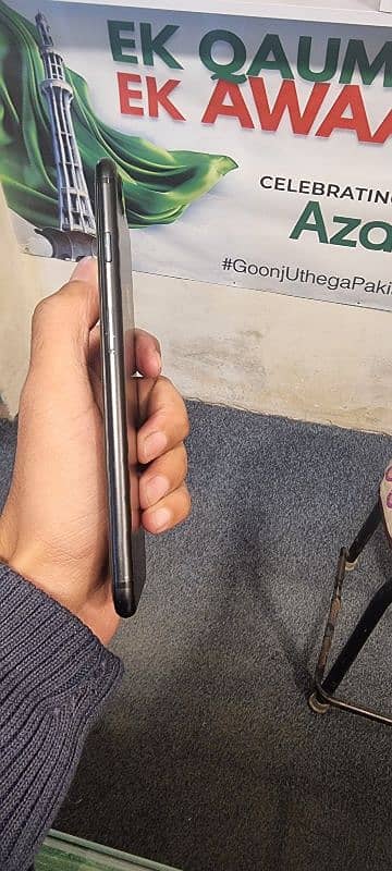 Iphone 7 plus  pta approved ingood condition 3