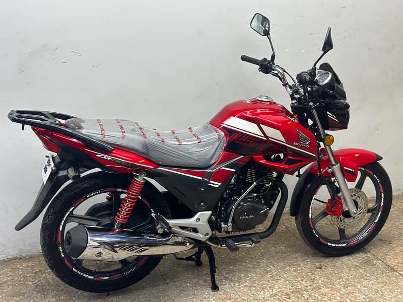 honda cb150f 2023 model ( low millage ) 6