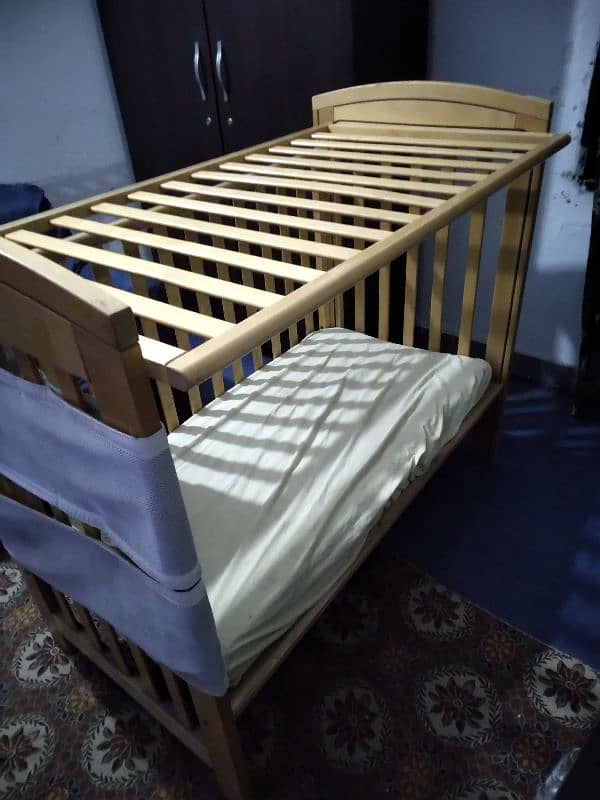 baby wooden bed condition 10/10 3