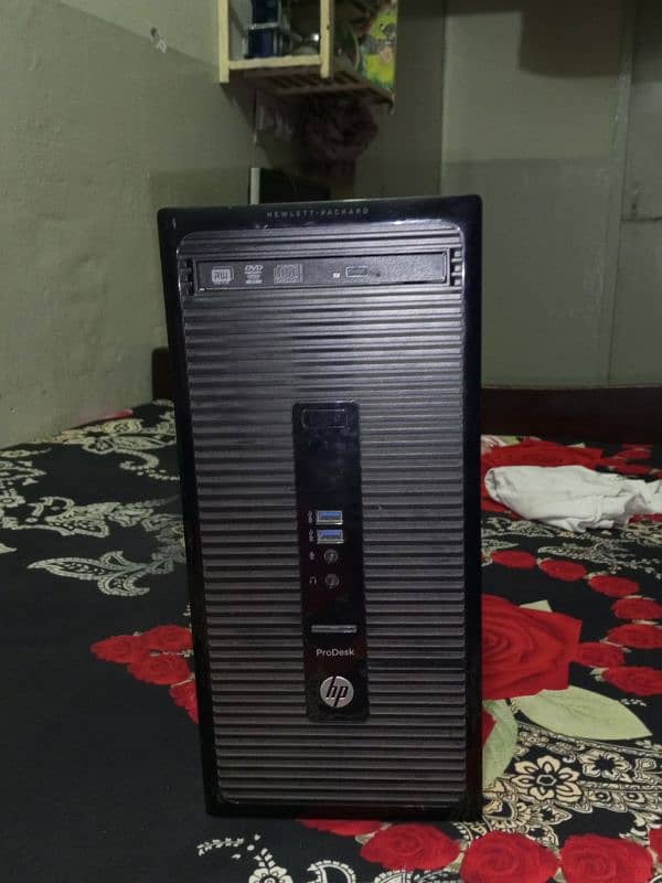 Desktop computer 4