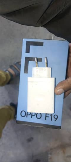 oppo f19 6+4= 5000 mah battery. . . 10.9 condition