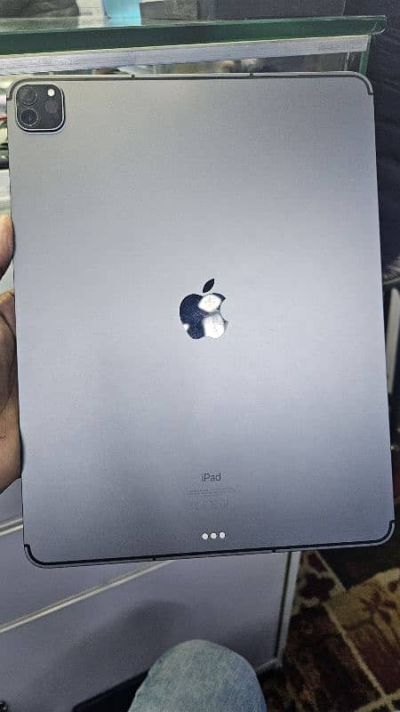 ipad pro 12.9 5th gen M1 0