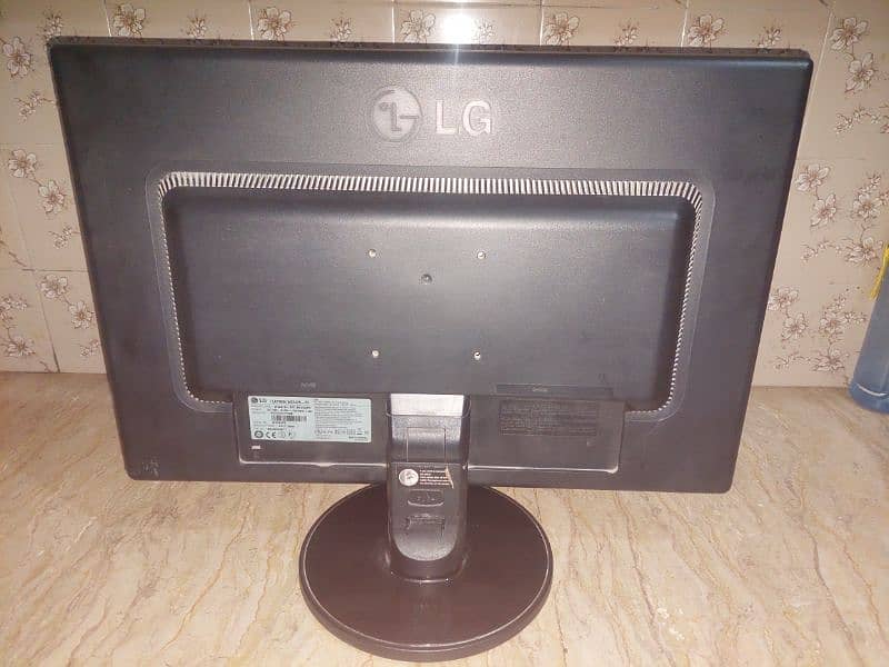 LG Flatron 22 inch Hd 1