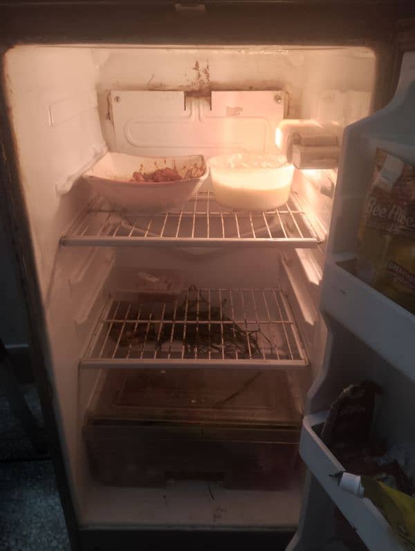 refrigerator for urgent sale 4