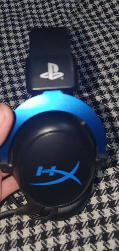 BRAND NEW HYPER X HEADPHONES 4