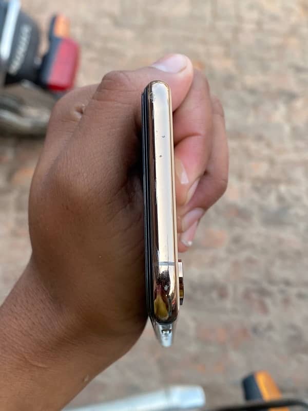 iphone xs pta aproved 4