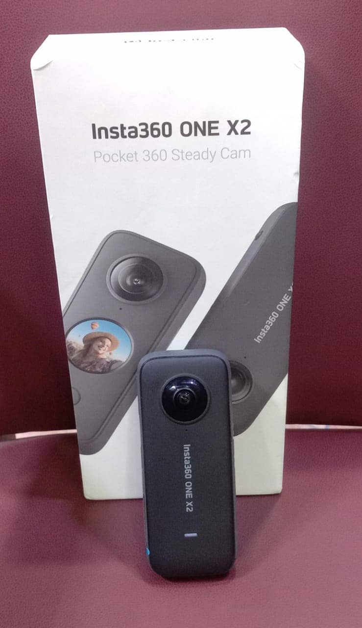 Insta 360 x2 Condition almost new With box and pouch. 0