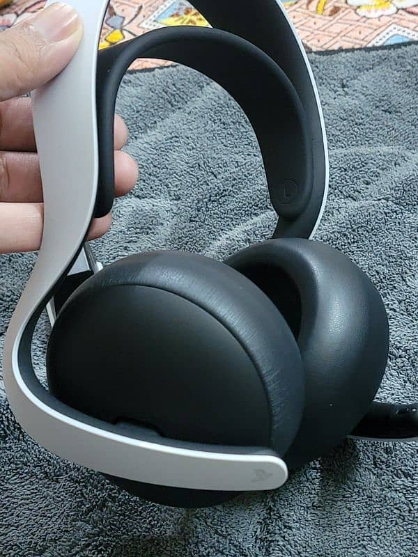 PS5 Pulse Elite Headset 0