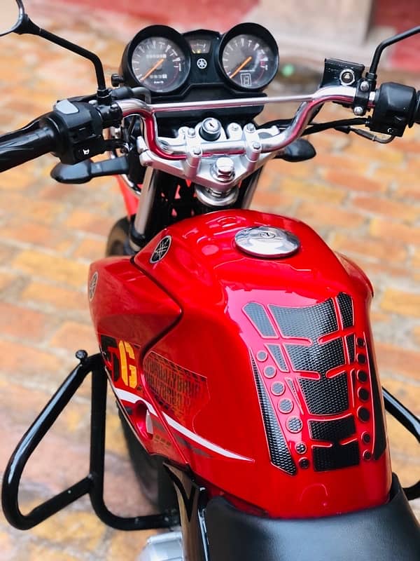 Yamaha YBR G 125cc Red 0