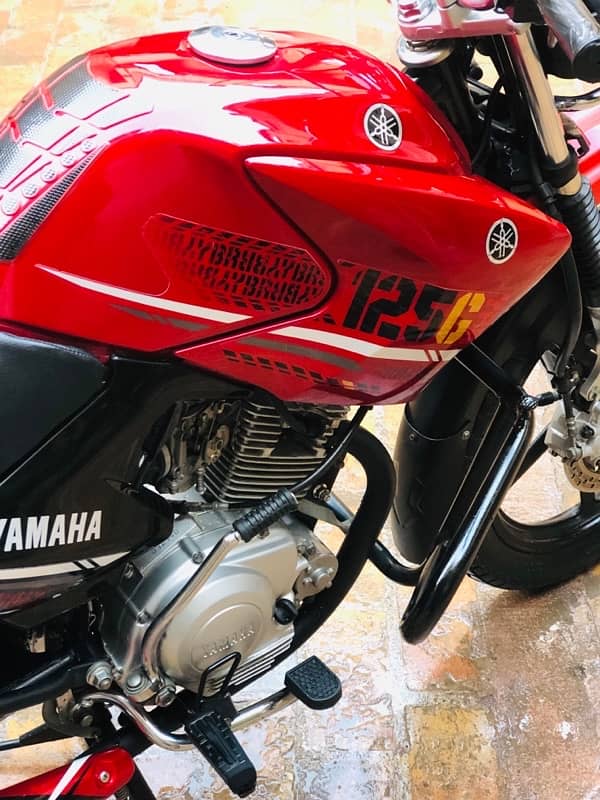 Yamaha YBR G 125cc Red 9