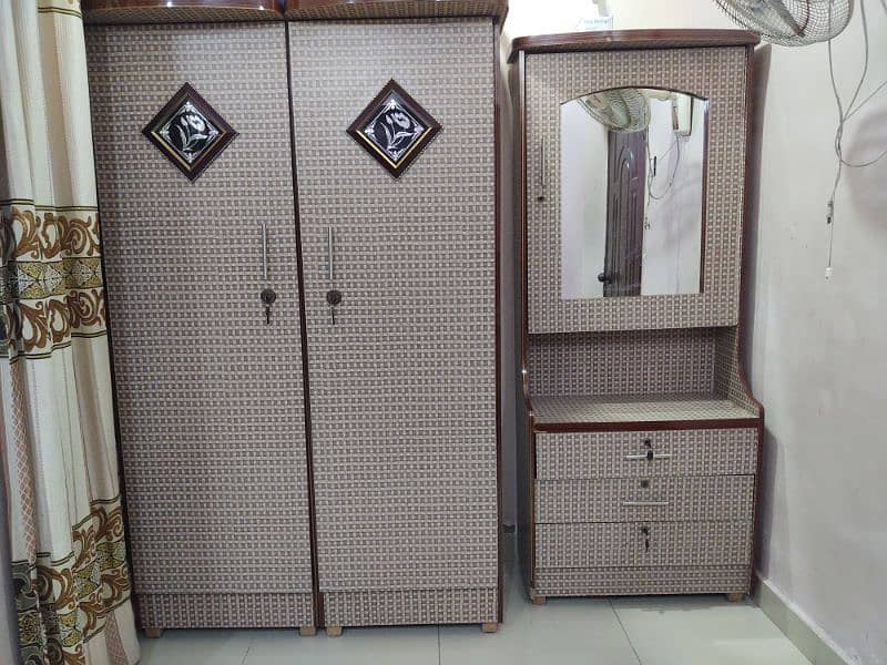 good condition Almirah 2 + 2 set and dressing 2