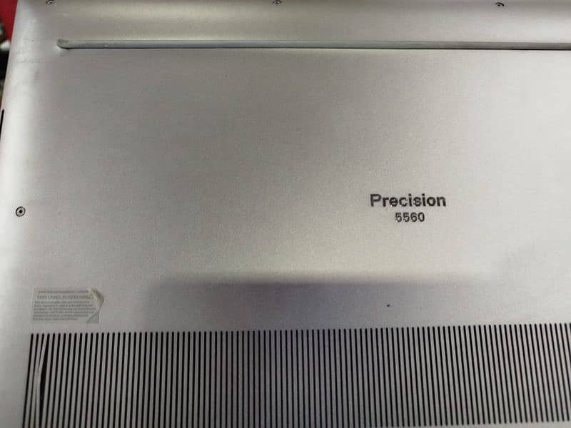 Dell precision 5560 1