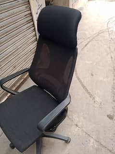 Office chairs for sale 9K pr piece.