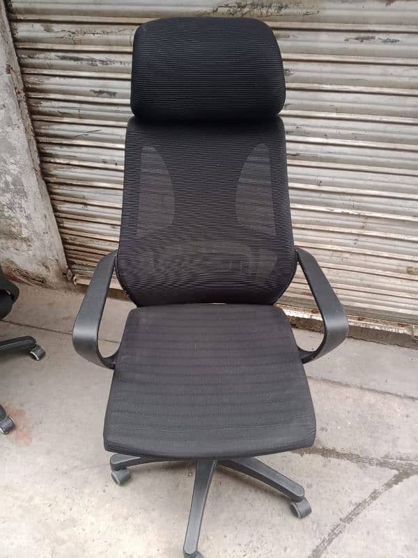 Office chairs for sale 9K pr piece. 7