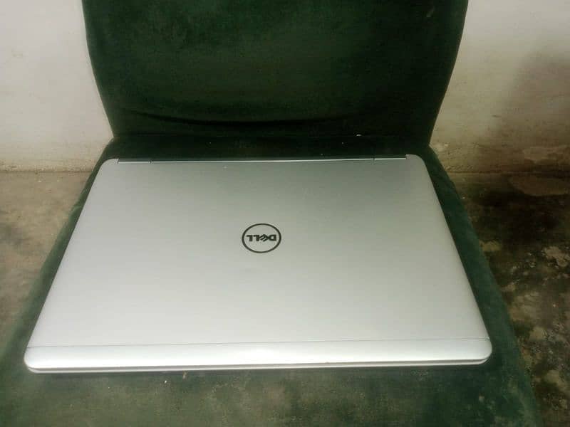 Dell E7440 /4th gen . core i5. 5