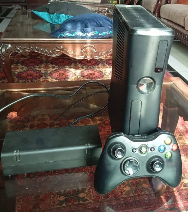 X BOX 360 ALL GAMES INSTALLED JV UNLOCKED WITH ONE WIRELESS CONTROLLER 0