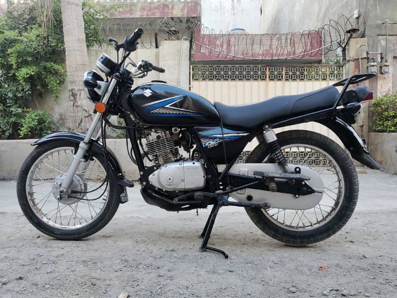 Suzuki GS 150 1