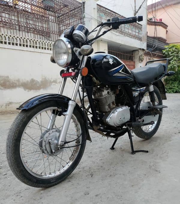 Suzuki GS 150 3